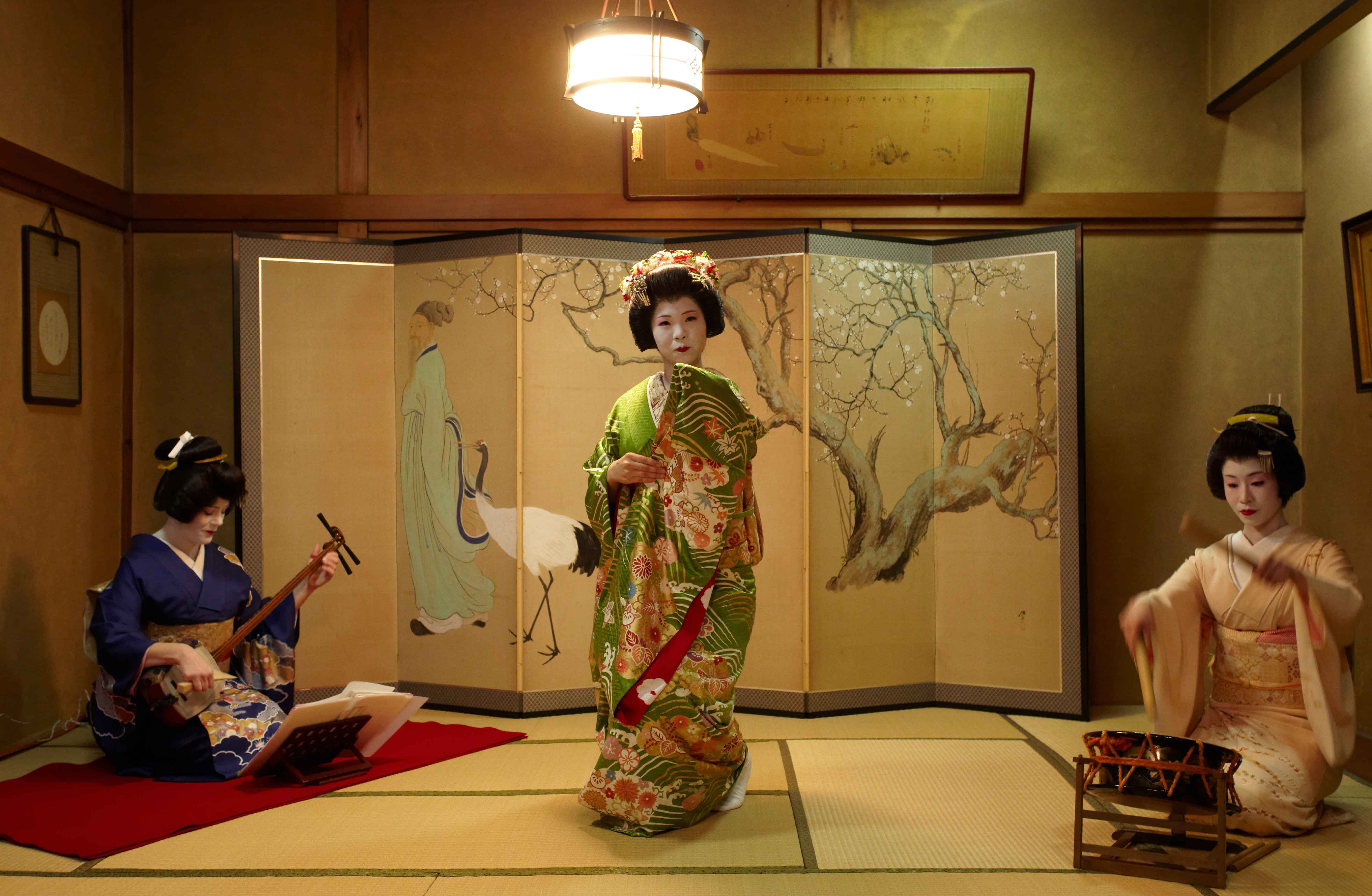Sayuki-Tokyo-geisha-night